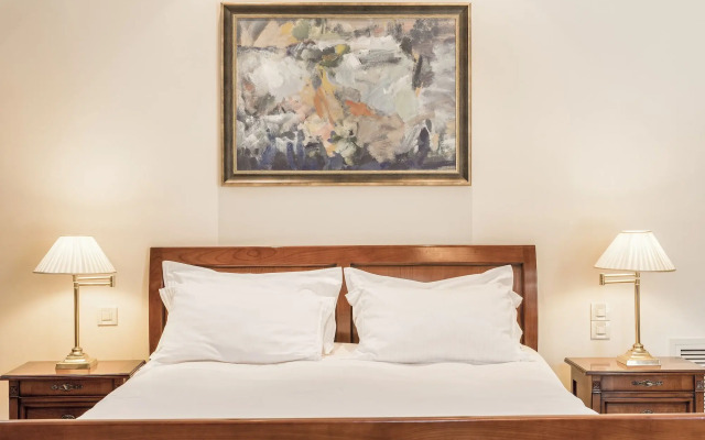 Xenon Inn