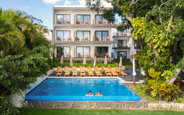 Cristalino Lagoon Front Hotel Restaurant & SPA