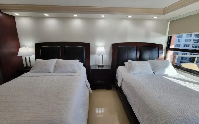 Alexander 819 2 Bedroom Apts