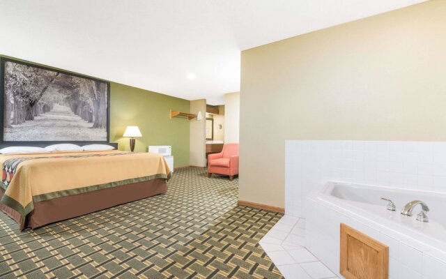 Super 8 By Wyndham Olney