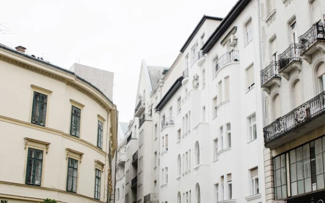 Luxury Apartment by Hi5 - FehÃ©rhajÃ³ Suite