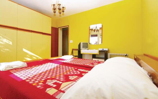 Beautiful Home in Kastel Sucurac With Wifi and 2 Bedrooms