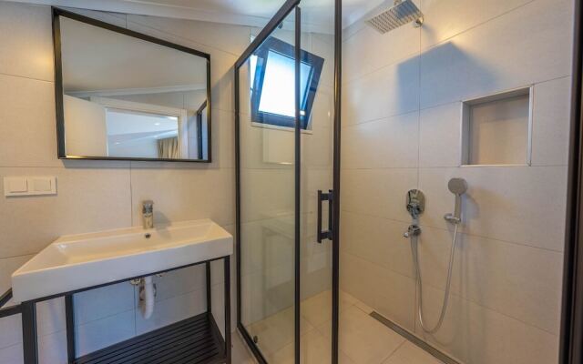 Luxury 4-bed Villa With Private Pool and Jacuzzi