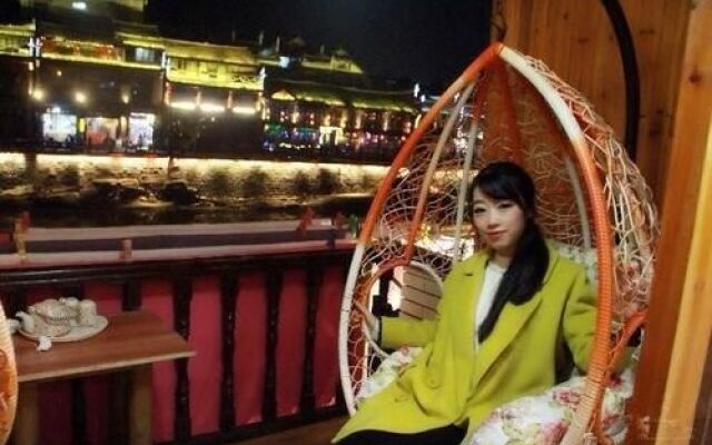 Xiongdi Renjia Diaojiaolou Inn