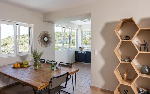 ELIDA -pool, billiard, views, 4min walk to the sea