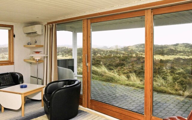 Cozy Holiday Home in Oksbøl near Beach
