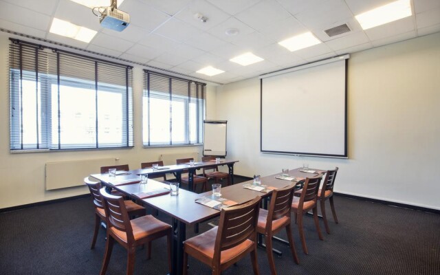 DeSilva Inn Katowice Airport