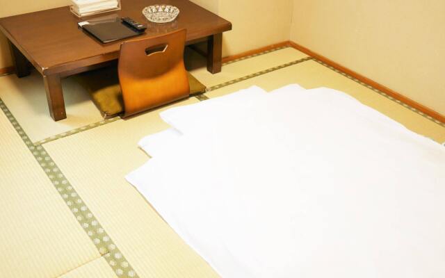 Hiroshima Peace Hotel - Hostel
