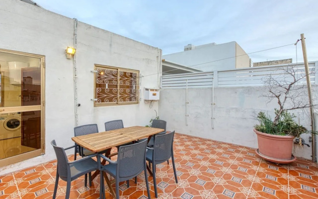 St James the Traditional 4-bed Townhouse Terrace