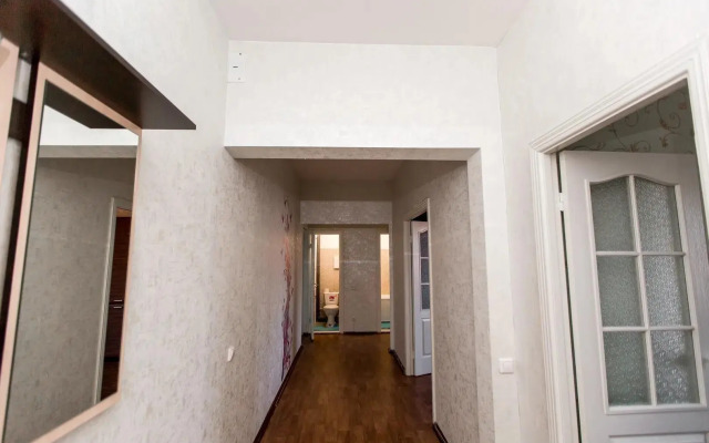 Апартаменты на улице Героев Самотлора 16