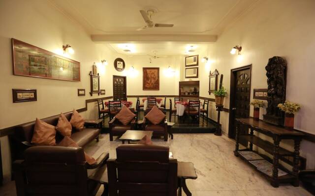 OYO 8844 Meadows Inn