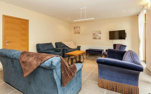 Luxurious Holiday Home in Glabbeek with Garden