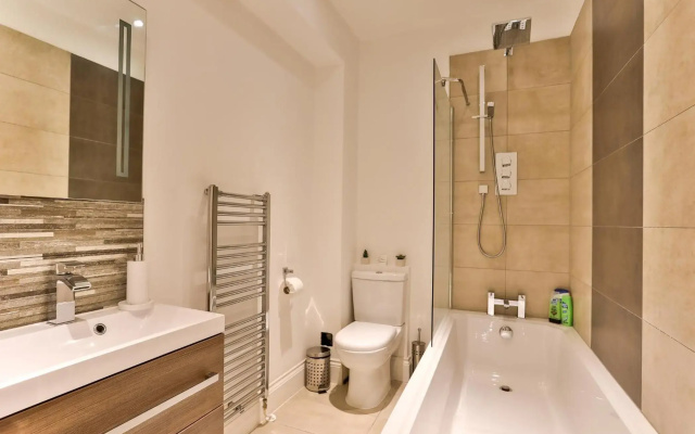 KVM - Jubilee Mansions Apartment by KVM Serviced Accommodation