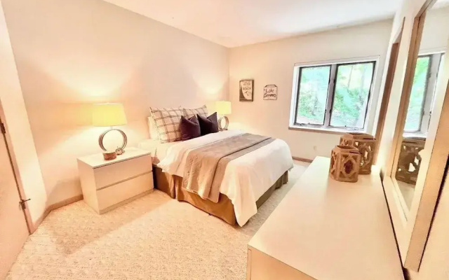 Spacious 4 BDR Home in Desirable Abbey Springs!
