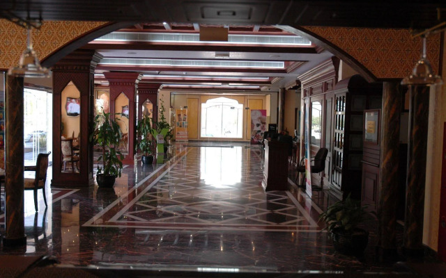 Hotel Golden Oasis