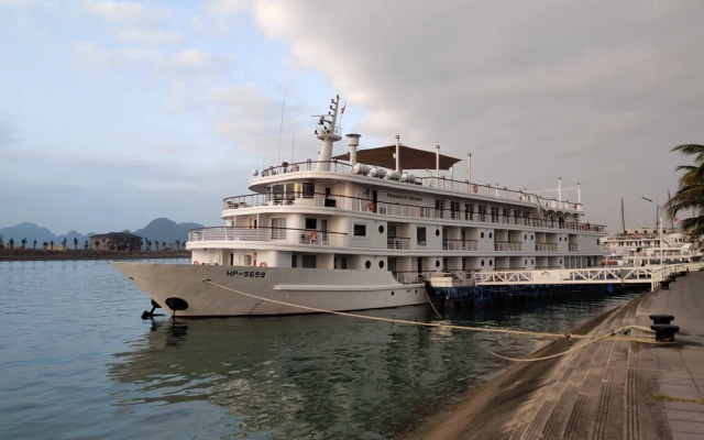 Paradise Grand Cruise