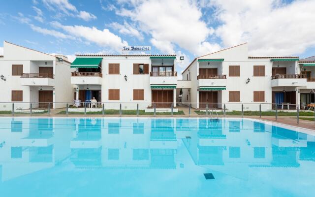 Nice Apartment Swimming Pool, Parking and Terrace