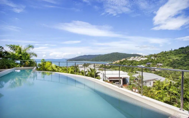Tranquility Luxury 2 Bedroom Apartment