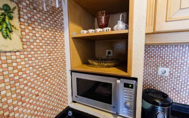 Good Location 2BR at Park Royale Apartment