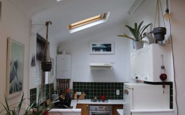 1 Bedroom Flat With Skylights Sleeps 2