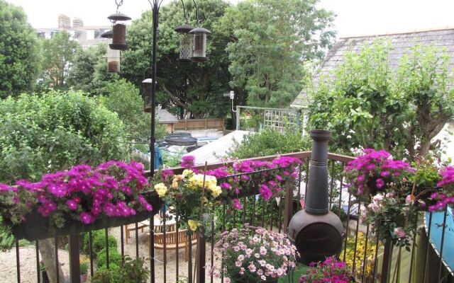 Ashmira Guest House
