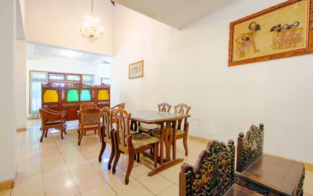 Oyo 1602 Trim Tiga Hotel