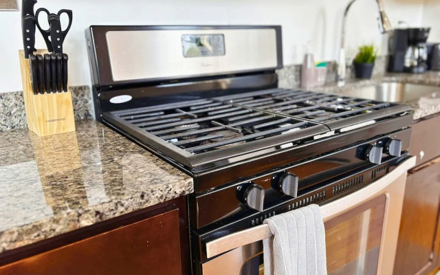 Furnished 1BR - Woodlawn 2W