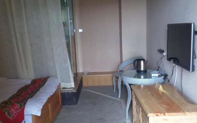 Dali Shuanglang Yinyu Jinxiangyuan Erhai Seaview Hotel