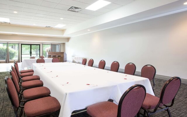 Ramada by Wyndham Duncan Cowichan Valley