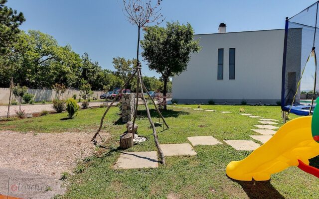 House LEGARA