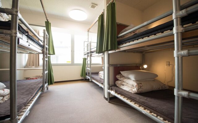 Anne Hostel Yokozuna
