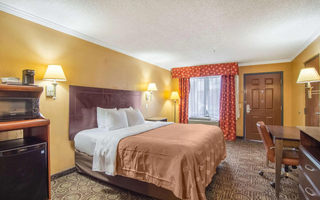 Quality Inn & Suites Ft. Jackson Maingate