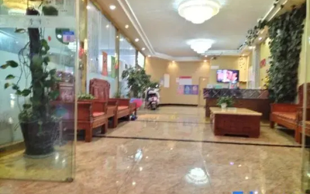 Qiubei Zhenyuan Business Hotel