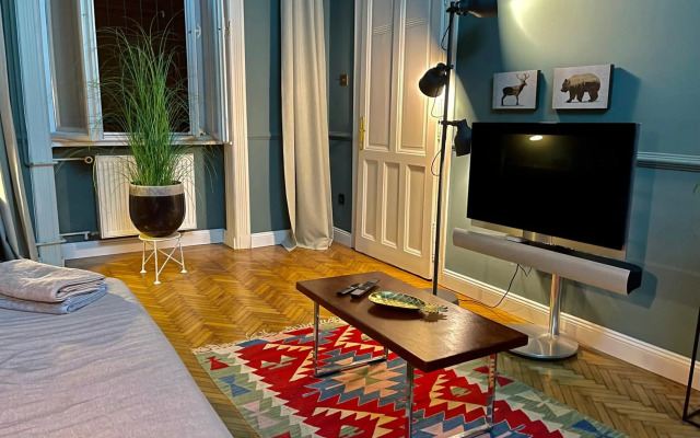 Lovely Vintage Budapest Studio
