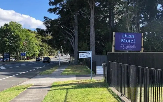 Dash motel