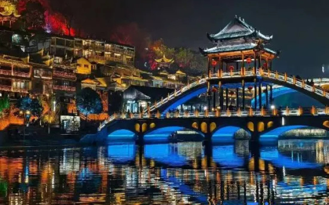 Miss Dong’s River View Homestay, Fenghuang Ancient Town — hotel in Xiangxi