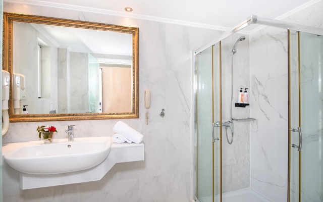 Delfina Tropic Beach