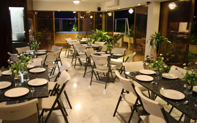 Hotel Porto Allegro - Near Malecon