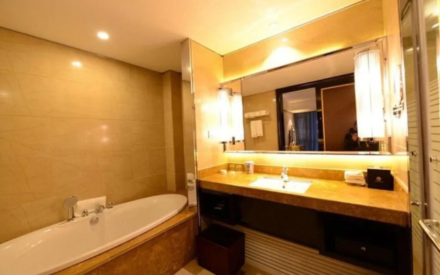 Ramada by Wyndham Luoyang Downtown