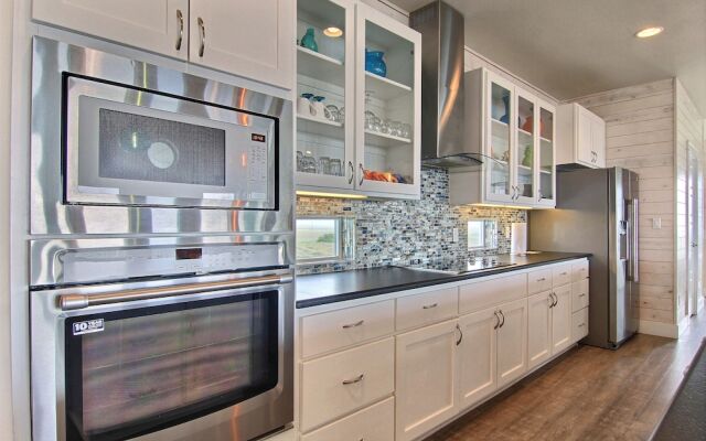 Beach-A-Holic 8121 by RedAwning