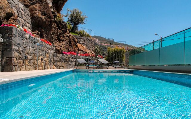 Premium Contemporary Villa, Panoramic View Over Funchal And The Sea | Grandview