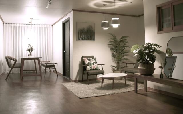 Jewelry House 4mins Hongik Stn