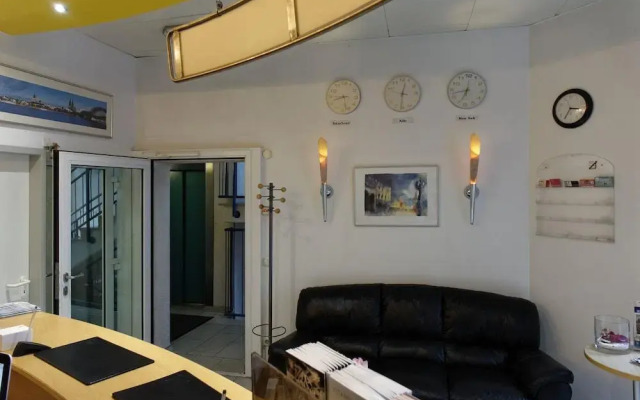 Отель Opera Hotel Köln