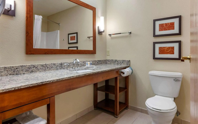 Comfort Suites