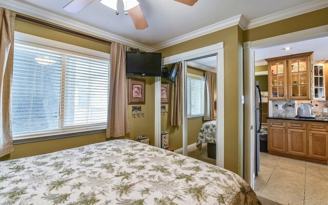 Seascape 1209 2 Bedroom Condo by RedAwning