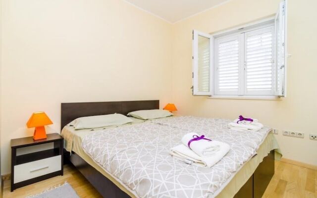 Niko's Sea View Apartment