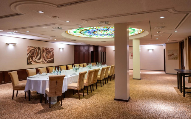 Mövenpick Hotel Geneva
