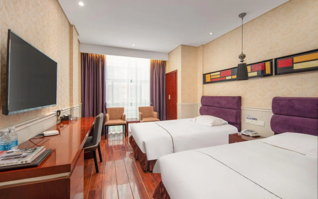 Baiheng Hotel (Yiwu International Trade City)