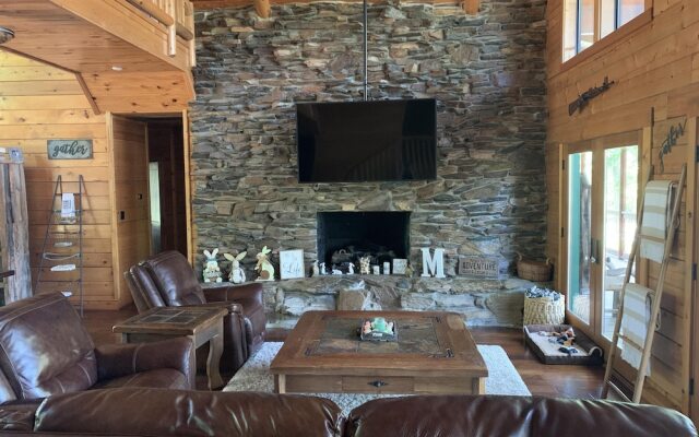 Alligator Alley Six Bedroom House