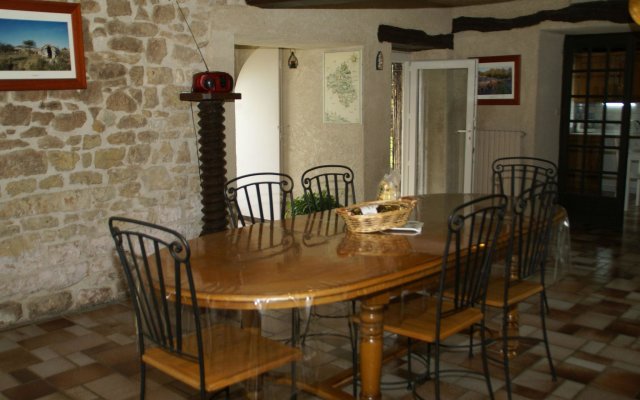 Vintage Holiday Home in Muret-le-Château with Garden